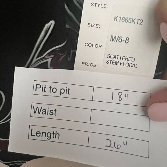 Unique Vintage Scattered Stem Floral Top - Picture 11 of 12